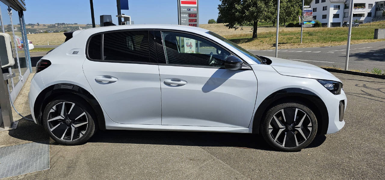 PEUGEOT 208 e-GT, Elektro, Vorführwagen, Automatik - 4