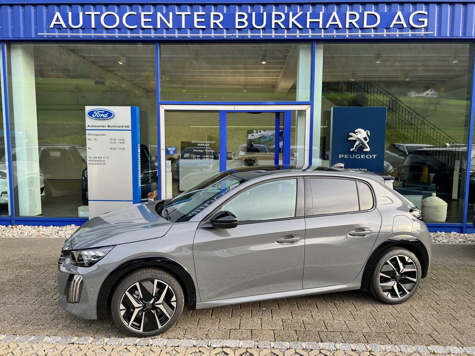 PEUGEOT 208 1.2 Hybrid GT