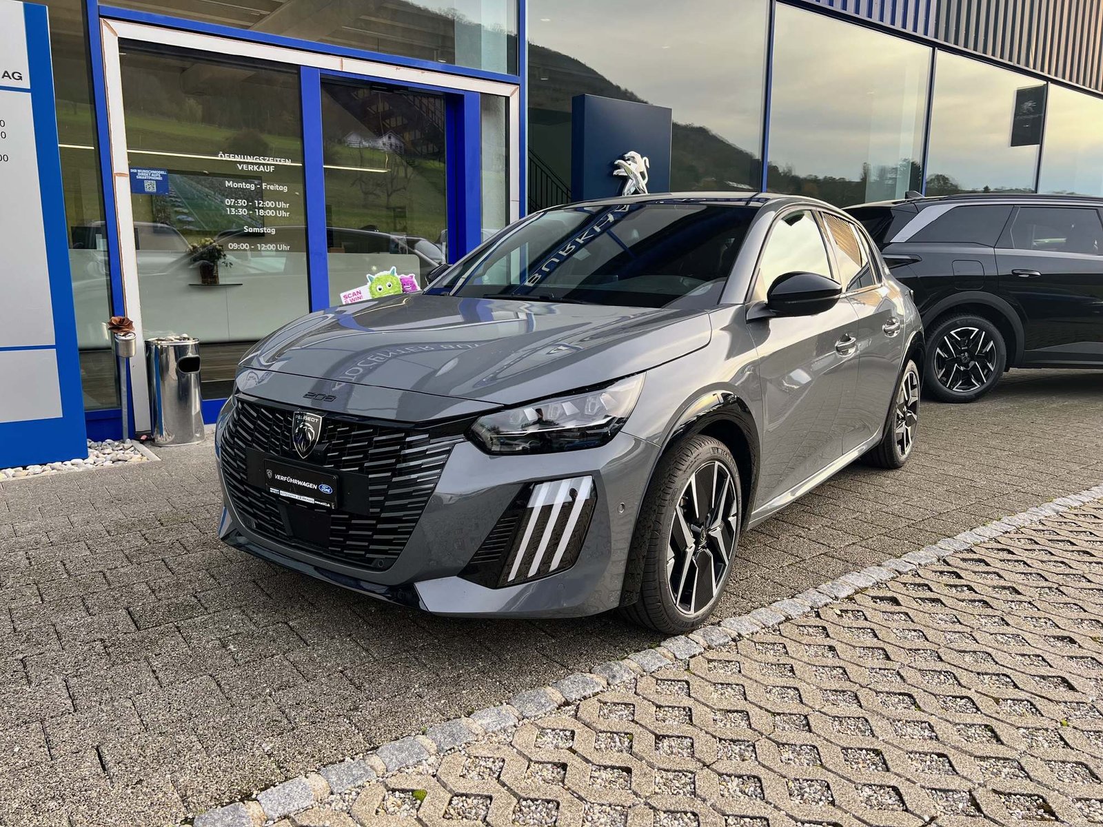 PEUGEOT 208 1.2 Hybrid GT, Mild-Hybrid Petrol/Electric, Ex-demonstrator, Automatic - 2
