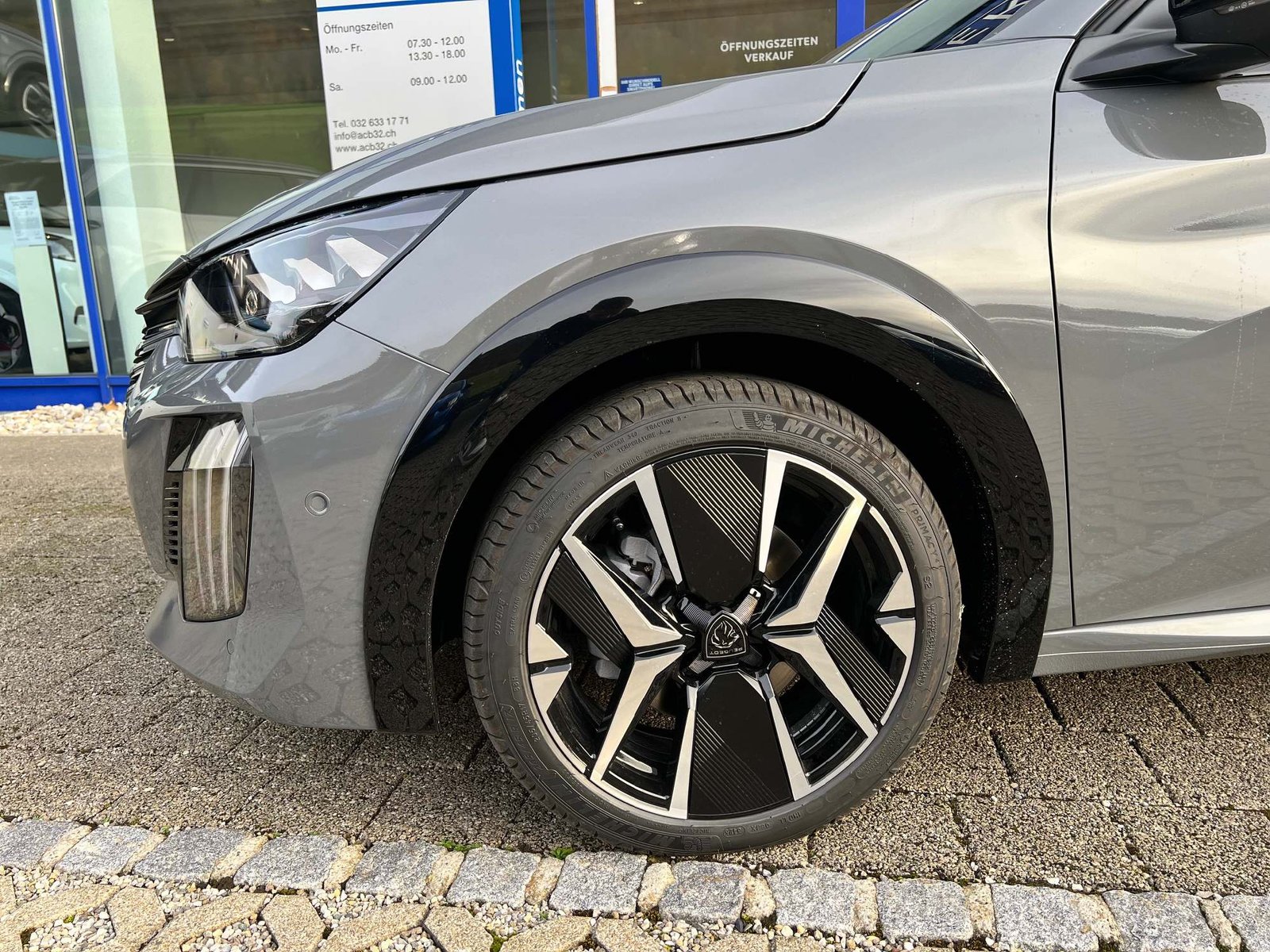 PEUGEOT 208 1.2 Hybrid GT, Mild-Hybrid Petrol/Electric, Ex-demonstrator, Automatic - 4