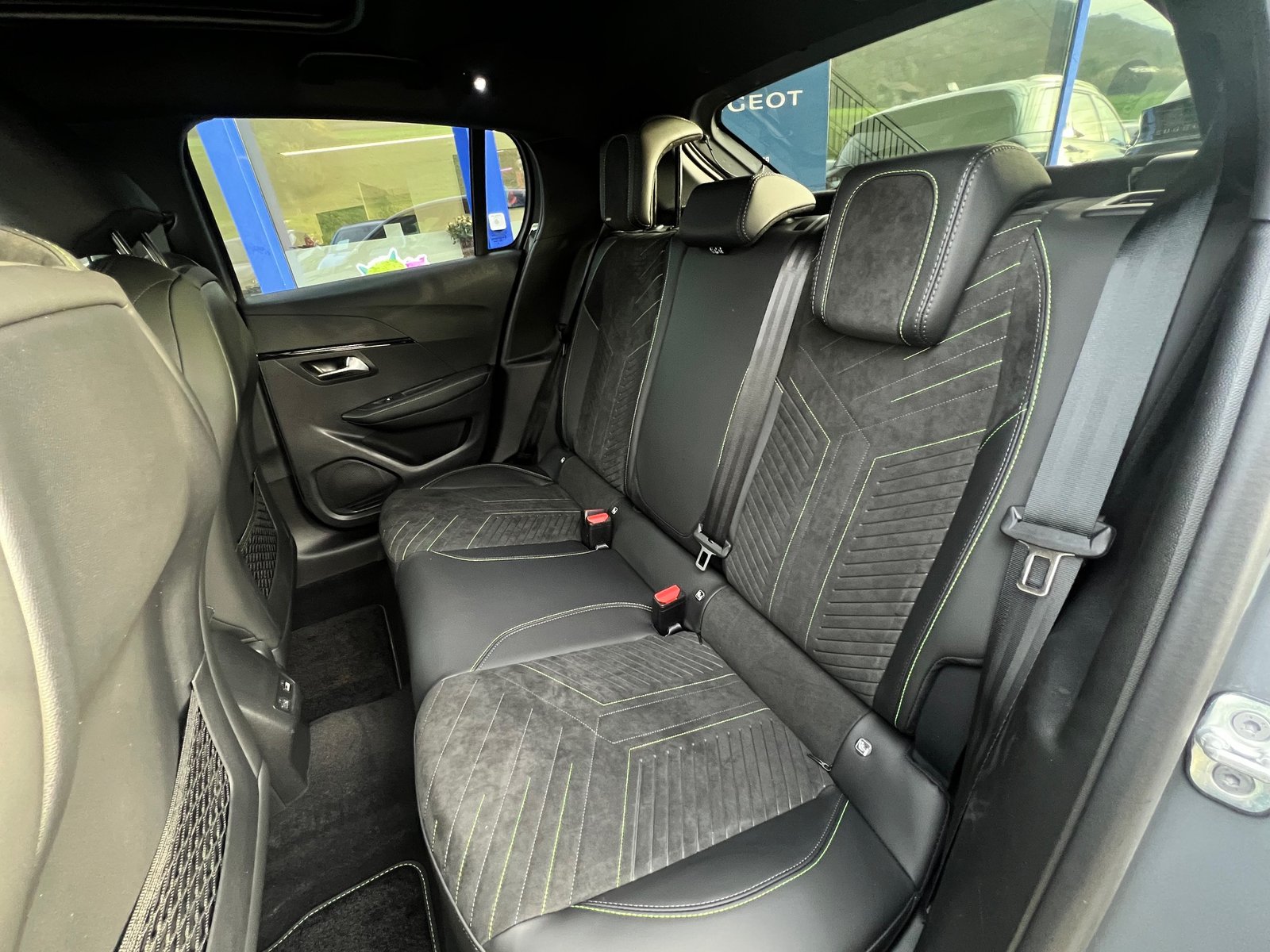 PEUGEOT 208 1.2 Hybrid GT, Mild-Hybrid Petrol/Electric, Ex-demonstrator, Automatic - 7