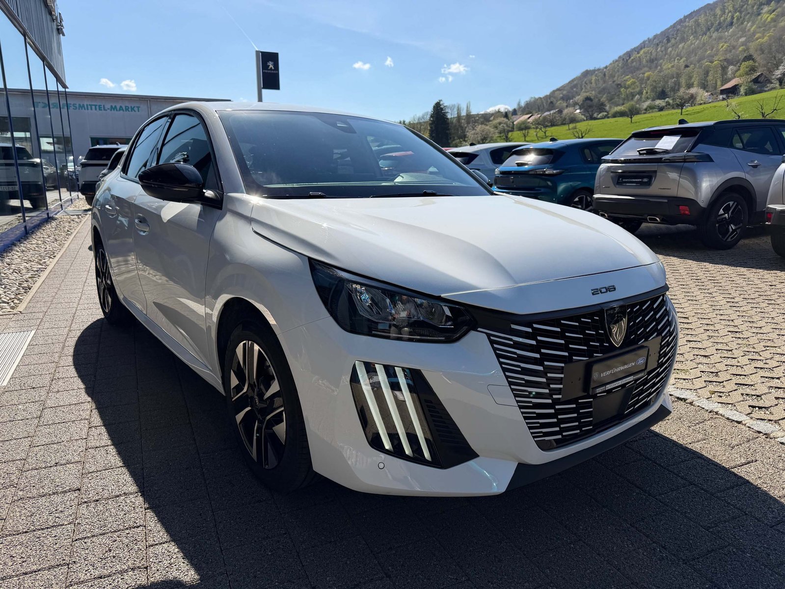 PEUGEOT 208 1.2 Hybrid 145 Allure, Hybride Leggero Benzina/Elettrica, Auto dimostrativa, Automatico - 3