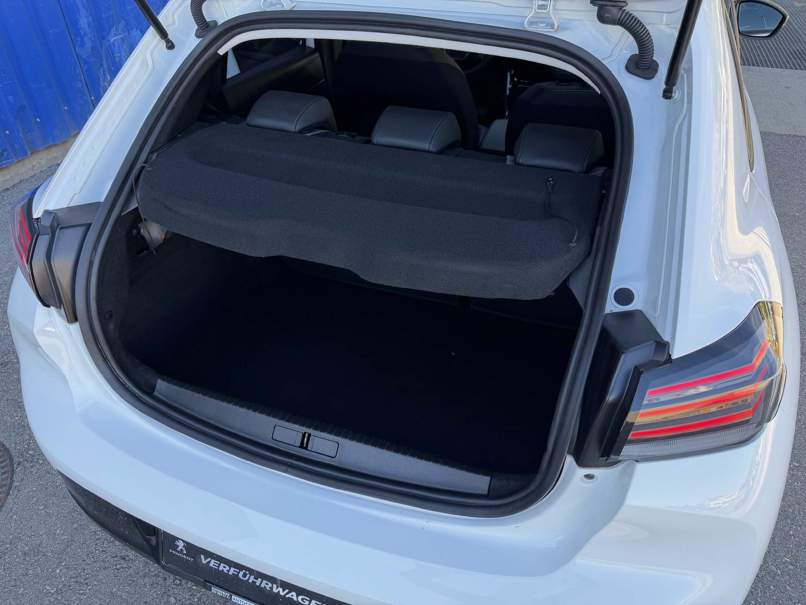 PEUGEOT 208 1.2 Hybrid 145 Allure, Hybride Leggero Benzina/Elettrica, Auto dimostrativa, Automatico - 5