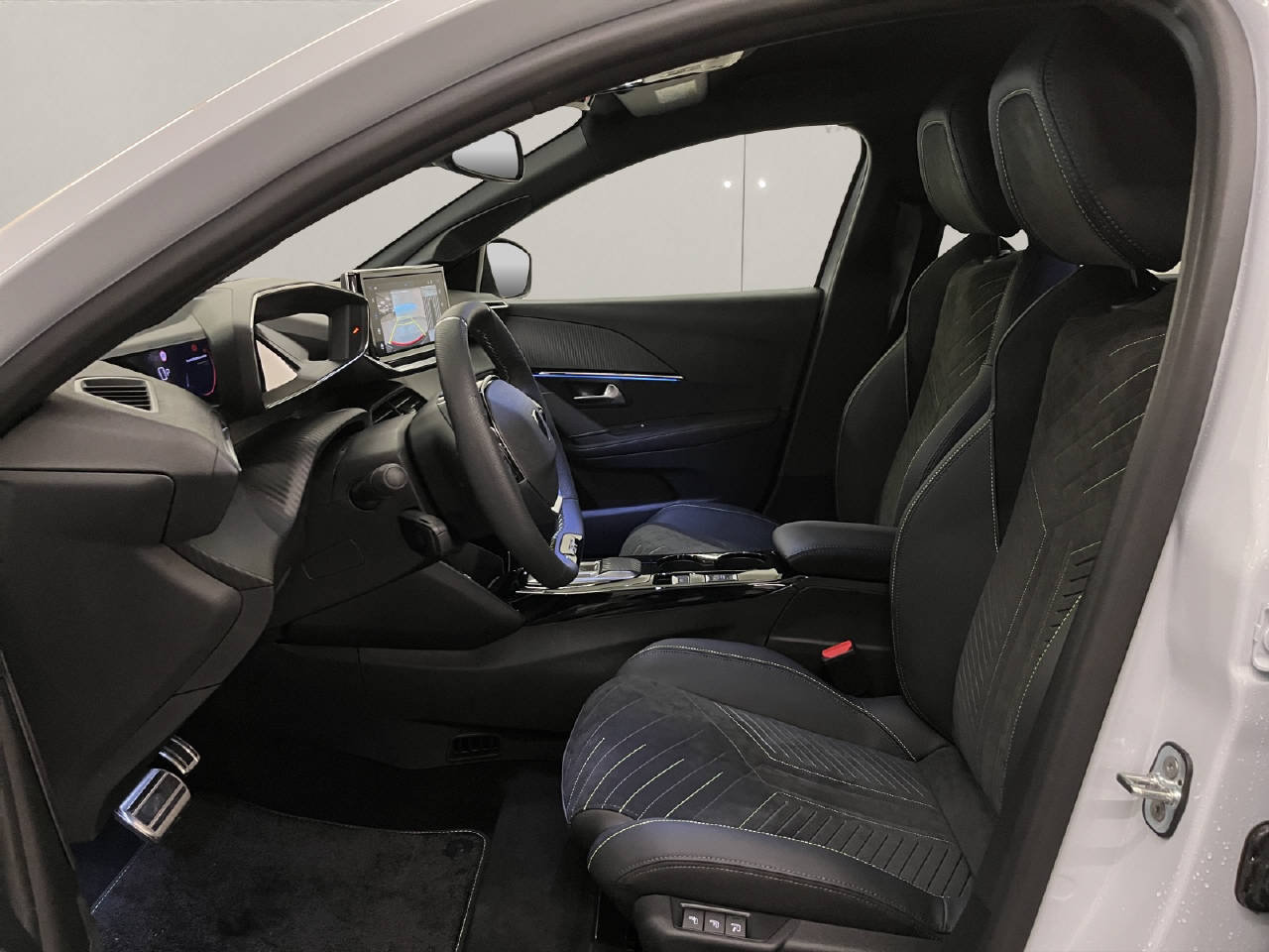 PEUGEOT 208 1.2 Hybrid 145 GT, Hybride Léger Essence/Électricité, Voiture de démonstration, Automatique - 5