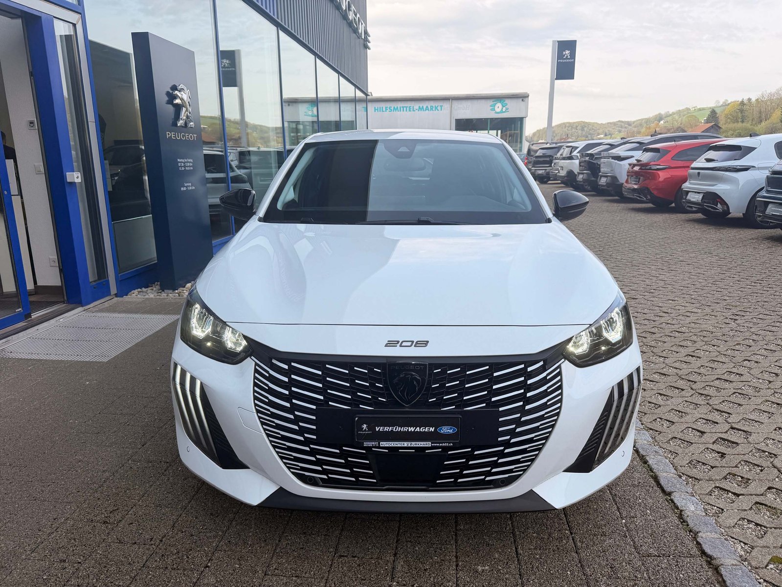 PEUGEOT 208 1.2 Hybrid 145 Allure 5 Jahre Garantie, Mild-Hybrid Benzin/Elektro, Vorführwagen, Automatik - 3