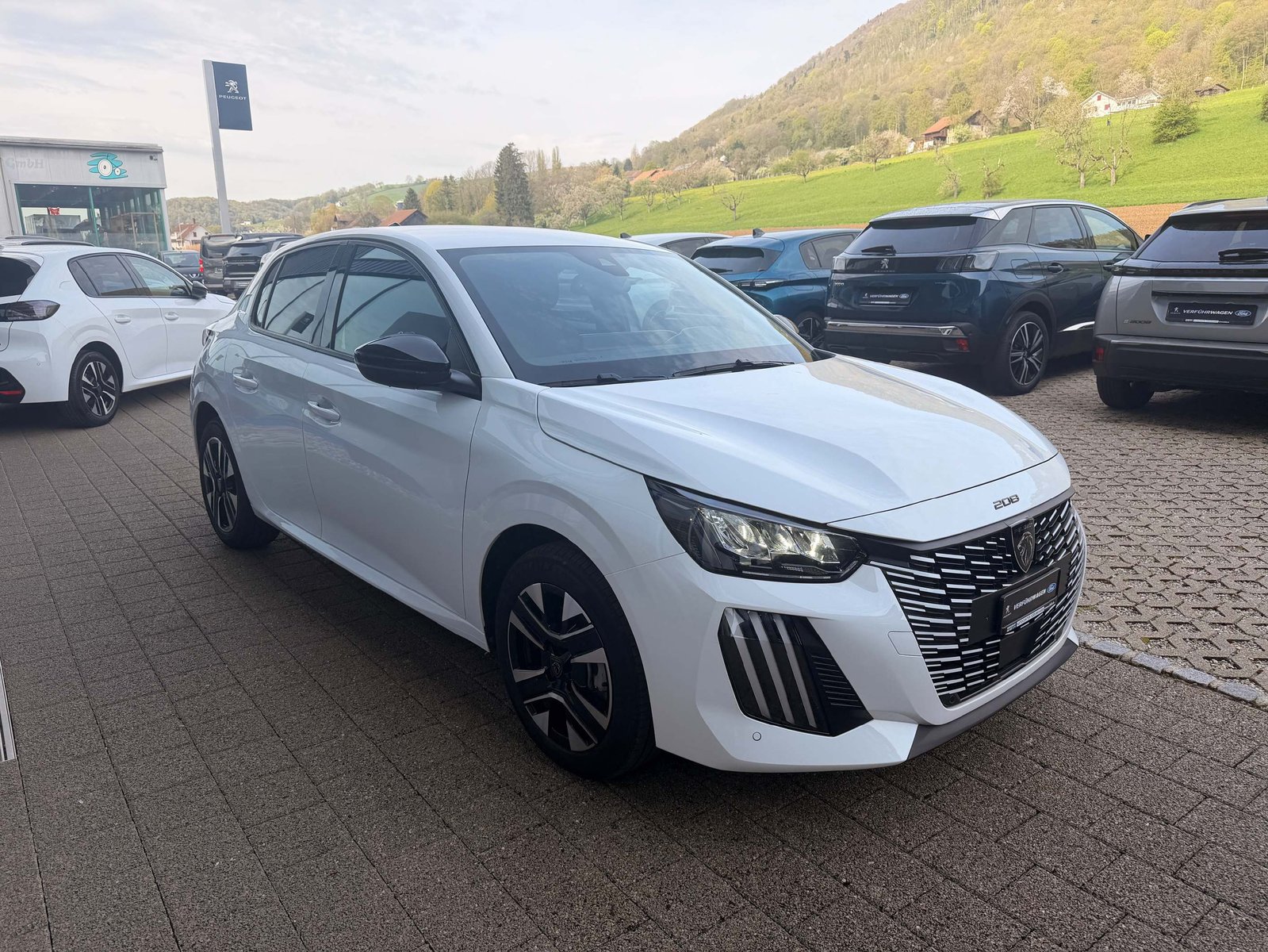 PEUGEOT 208 1.2 Hybrid 145 Allure 5 Jahre Garantie, Mild-Hybrid Benzin/Elektro, Vorführwagen, Automatik - 4