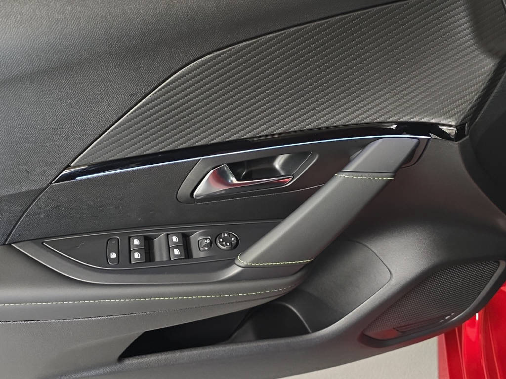 PEUGEOT 208 e-GT, Électrique, Voiture de démonstration, Automatique - 6