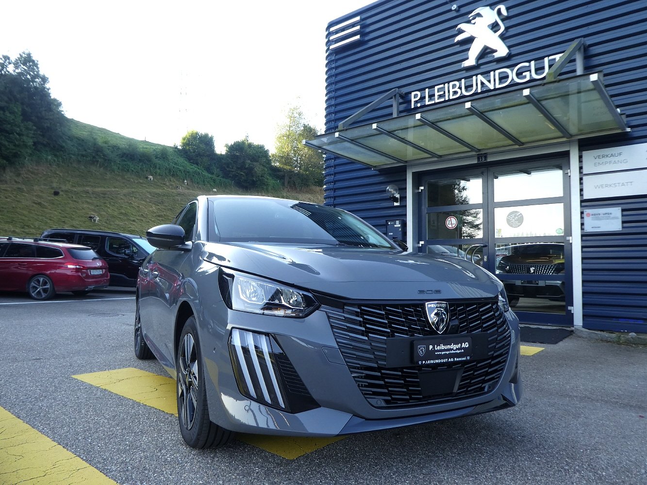 PEUGEOT 208 1.2 Hybrid Allure