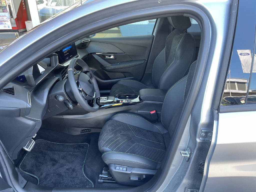 PEUGEOT 208 1.2 Hybrid 145 GT, Mild-Hybrid Petrol/Electric, Ex-demonstrator, Automatic - 5