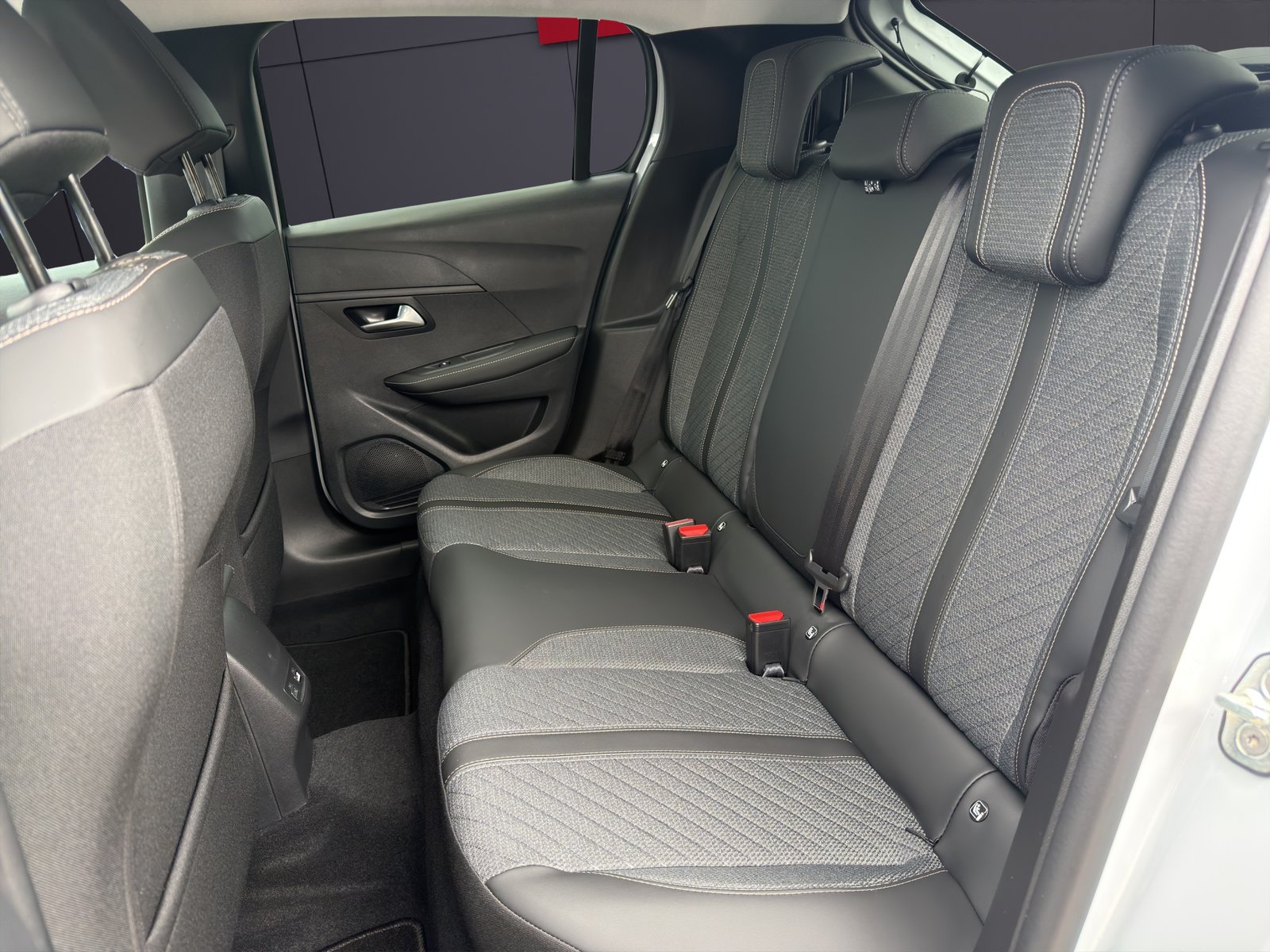 PEUGEOT 208 e Allure, Elettrica, Auto dimostrativa, Automatico - 7
