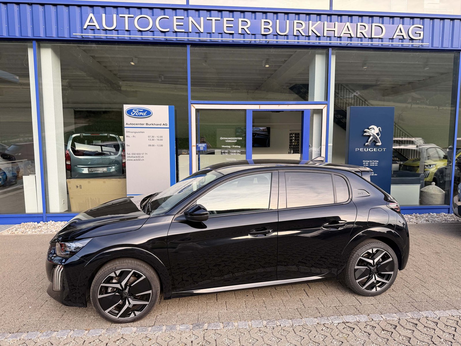 PEUGEOT 208 1.2 Hybrid 145 GT 5 Jahre Garantie