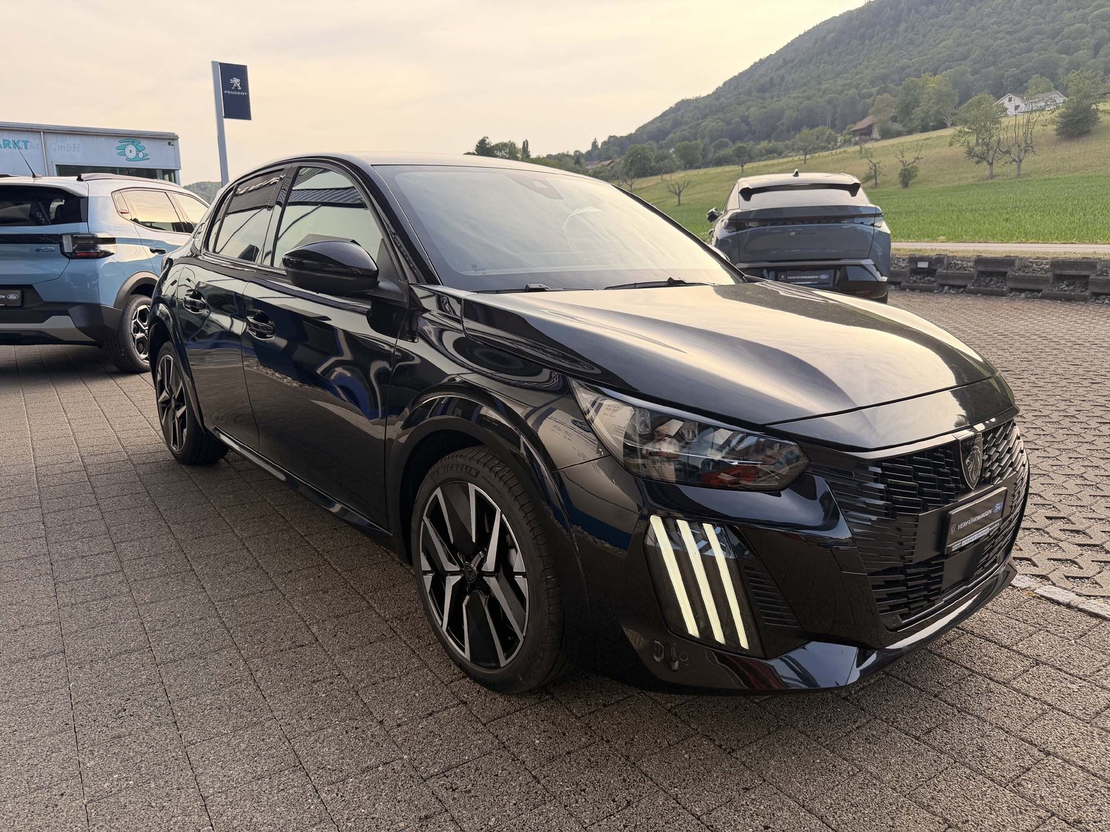 PEUGEOT 208 1.2 Hybrid 145 GT 5 Jahre Garantie, Mild-Hybrid Benzin/Elektro, Vorführwagen, Automatik - 4
