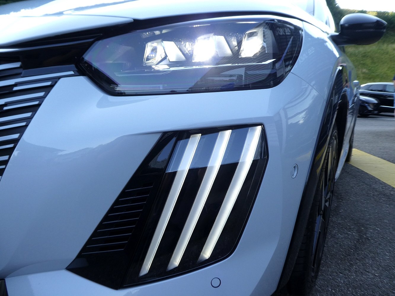 PEUGEOT 208 1.2 Hybrid GT, Hybride Leggero Benzina/Elettrica, Auto dimostrativa, Automatico - 4