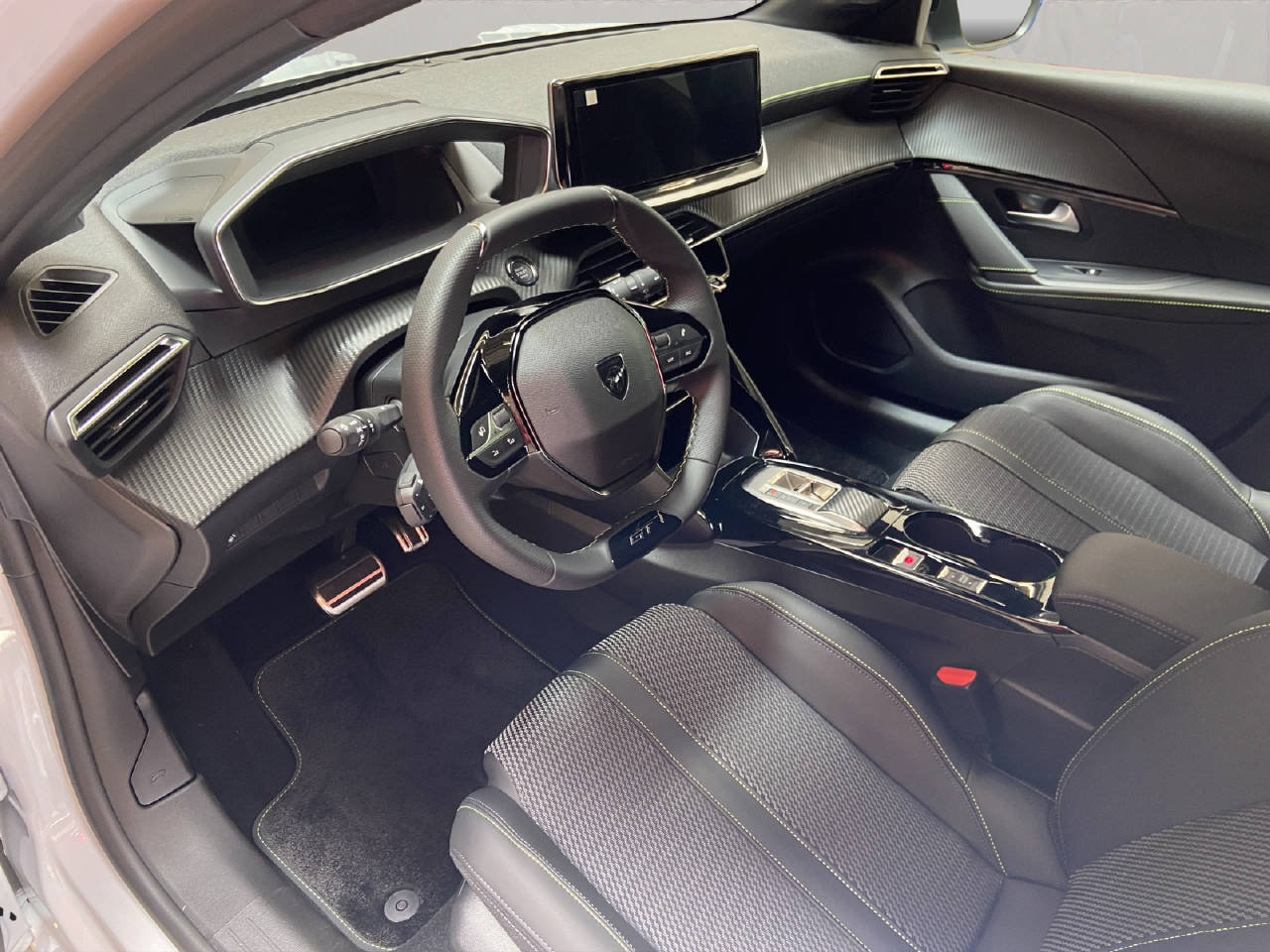 PEUGEOT 208 e-GT, Électrique, Voiture de démonstration, Automatique - 6
