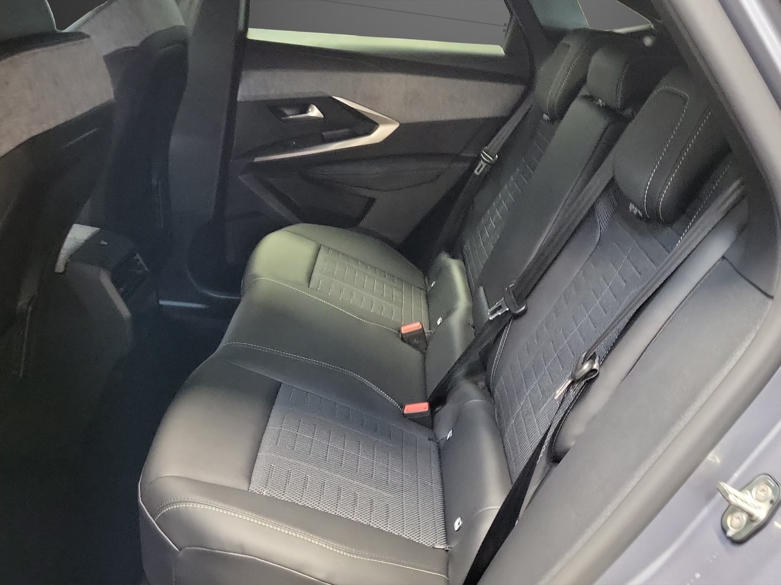 PEUGEOT 3008 1.6 PHEV GT, Plug-in-Hybrid Benzin/Elektro, Neuwagen, Automatik - 6
