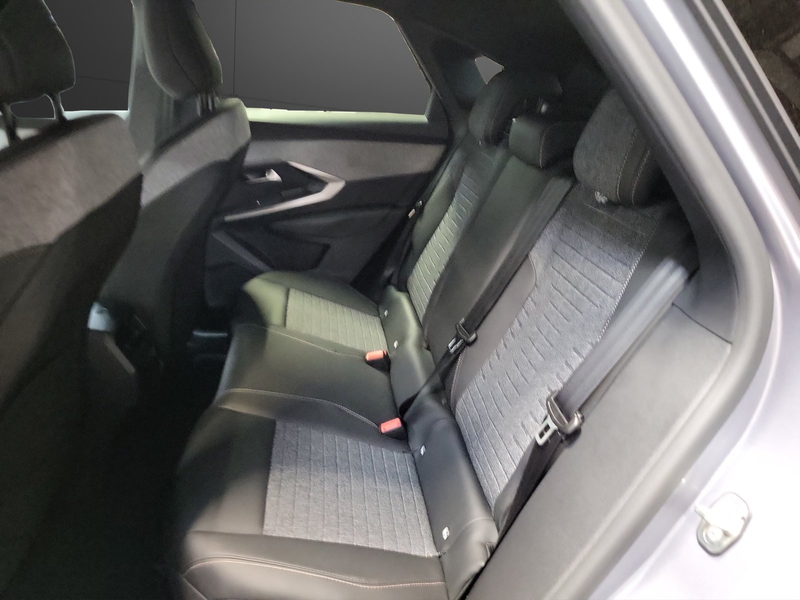 PEUGEOT 3008 1.6 PHEV Allure, Plug-in-Hybrid Benzin/Elektro, Neuwagen, Automatik - 6