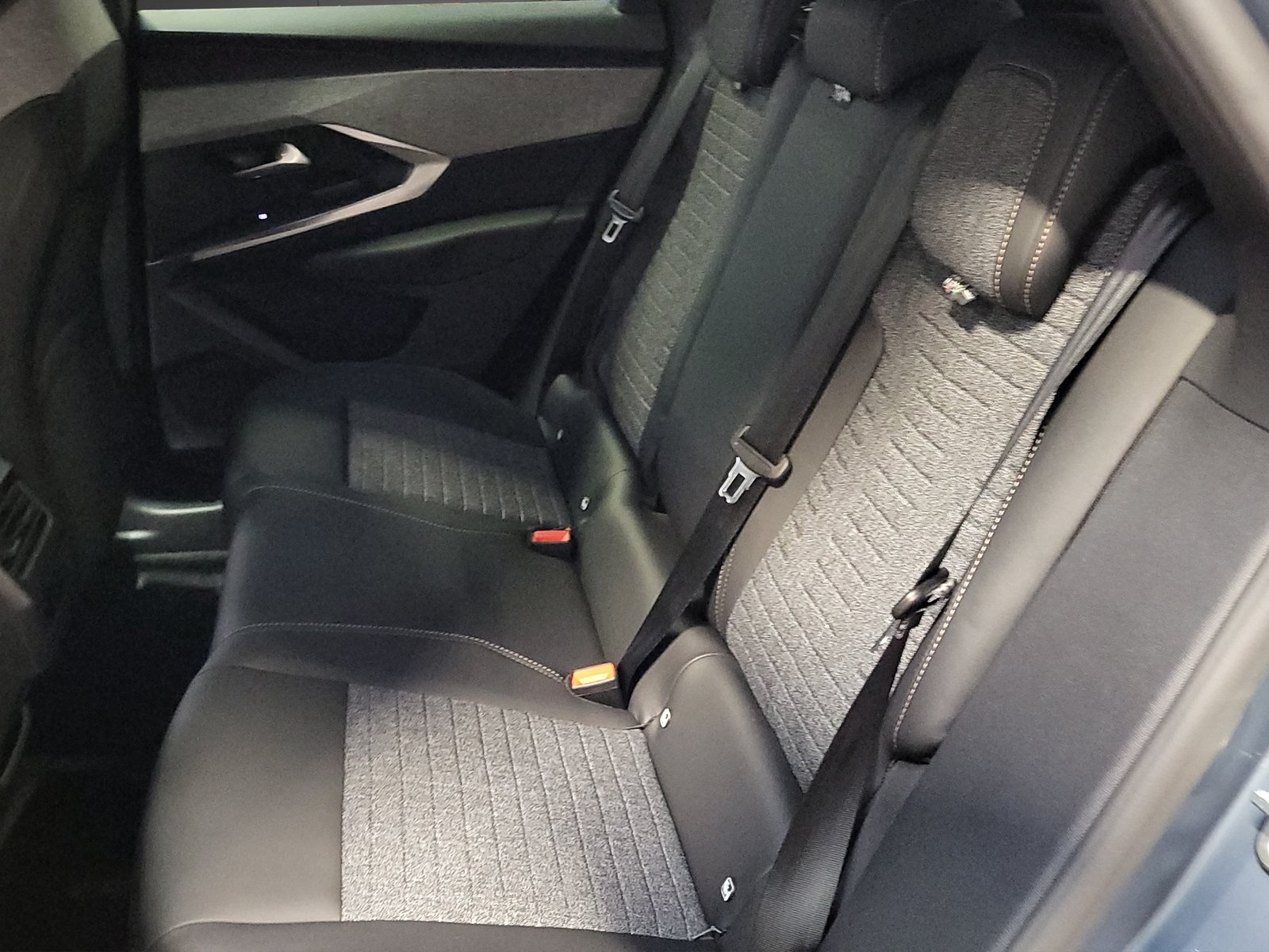 PEUGEOT 3008 1.2 MHEV Allure Premium, Hybride Léger Essence/Électricité, Voiture nouvelle, Automatique - 6
