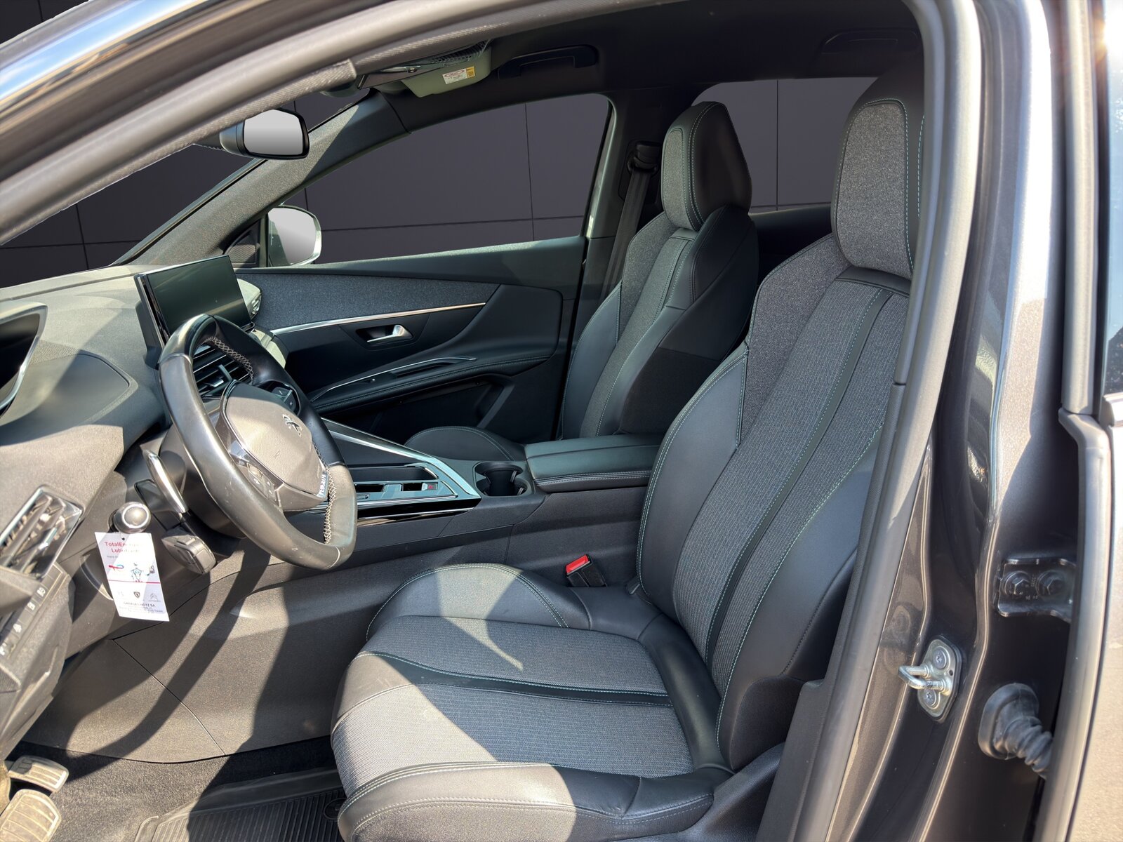 PEUGEOT 3008 1.6 PHEV Allure Pack, Plug-in-Hybrid Benzin/Elektro, Occasion / Gebraucht, Automatik - 6