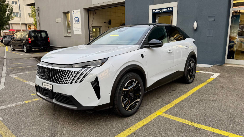 PEUGEOT 3008 1.6 PHEV GT, Hybride Rechargeable Essence/Électricité, Voiture nouvelle, Automatique - 2
