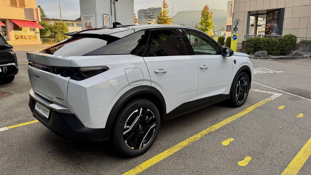 PEUGEOT 3008 1.6 PHEV GT, Hybride Rechargeable Essence/Électricité, Voiture nouvelle, Automatique - 4