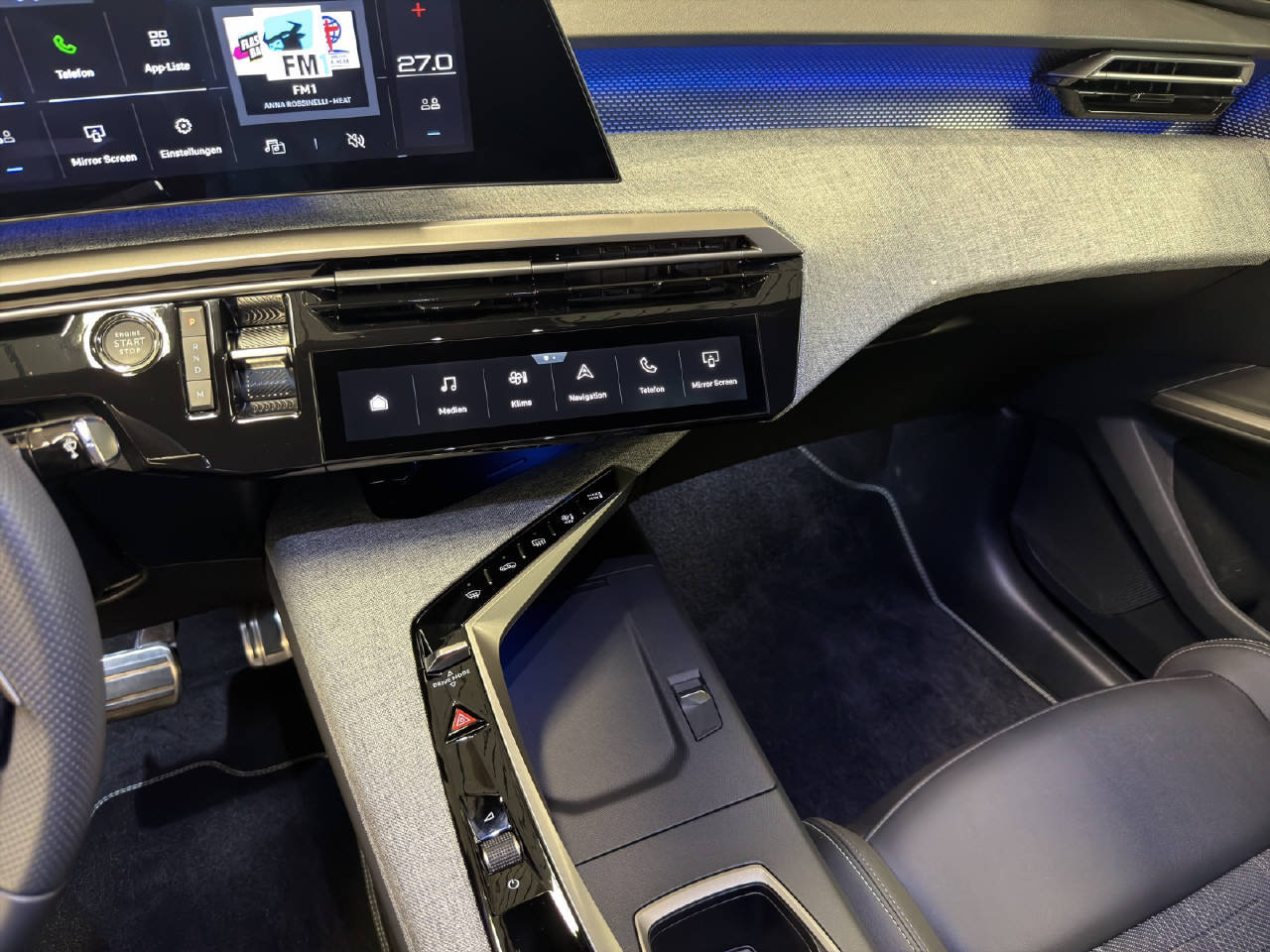 PEUGEOT 3008 1.2 Hybrid GT, Mild-Hybrid Petrol/Electric, New car, Automatic - 7