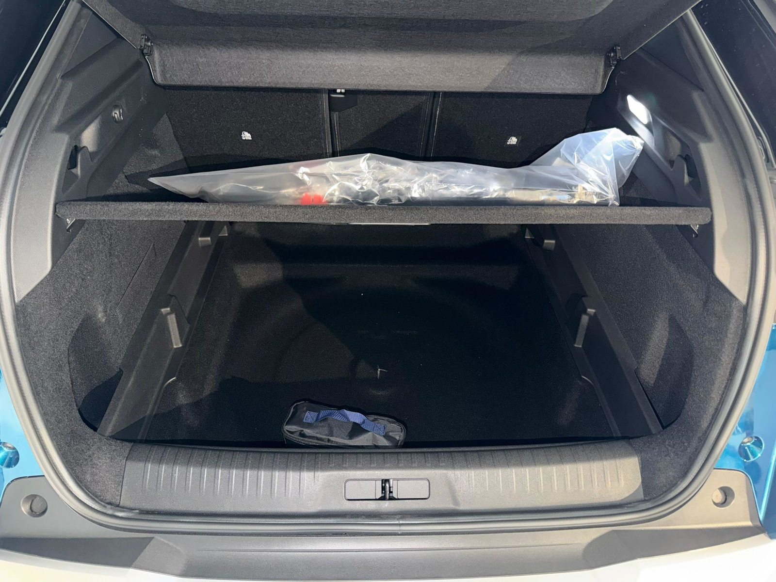 PEUGEOT 3008 1.2 Hybrid GT, Hybride Léger Essence/Électricité, Voiture nouvelle, Automatique - 5
