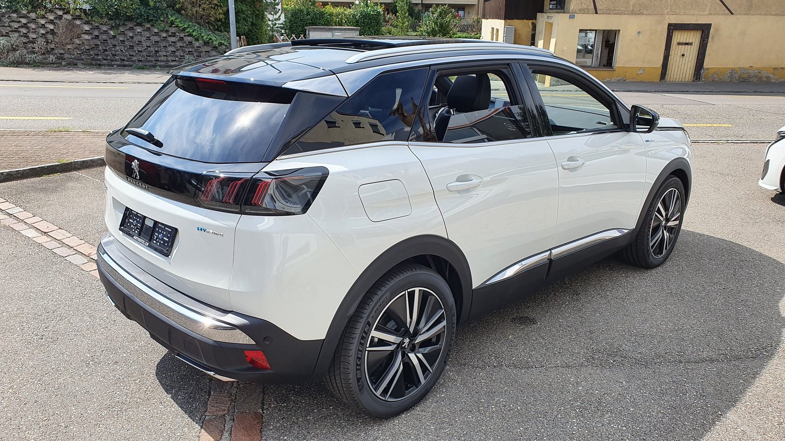 PEUGEOT 3008 300e Hybrid4 Allure Pack EAT8 Helvetia, Plug-in-Hybrid Benzin/Elektro, Neuwagen, Automatik - 2