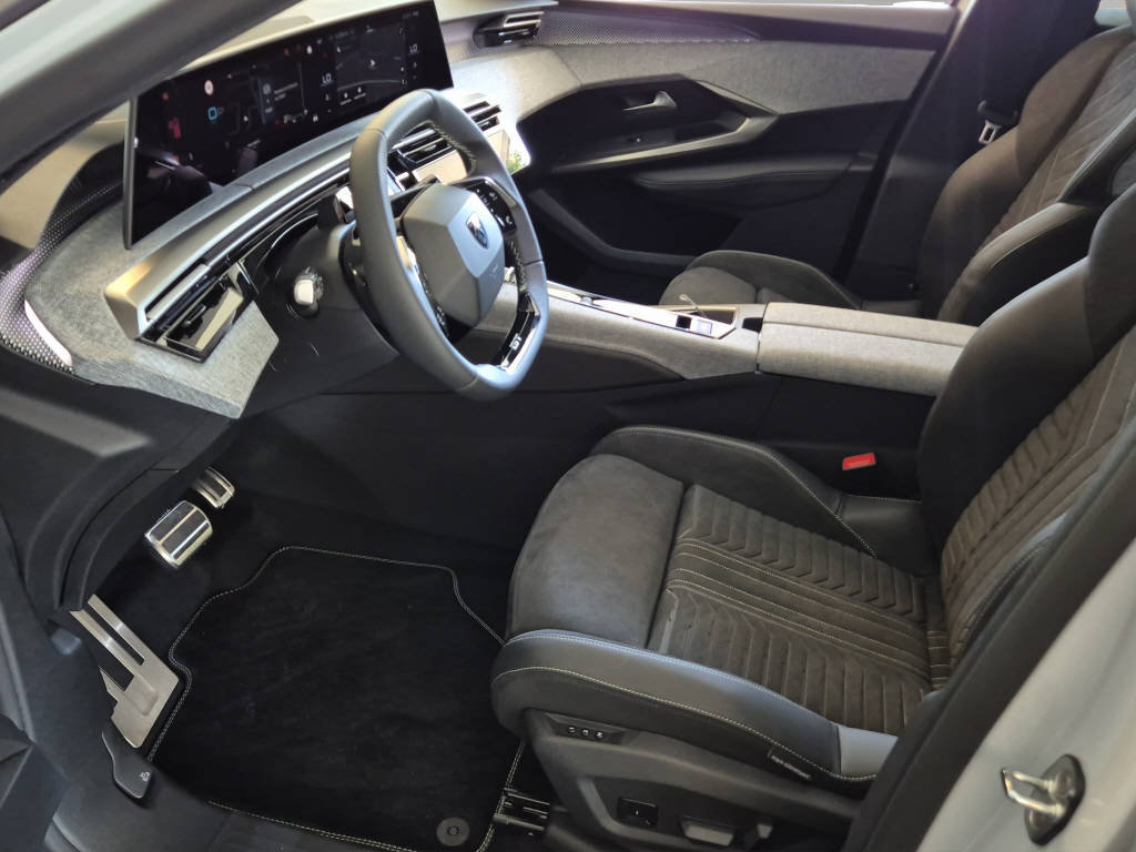 PEUGEOT 3008 1.2 Hybrid GT Exclusive, Hybride Leggero Benzina/Elettrica, Auto nuove, Automatico - 6