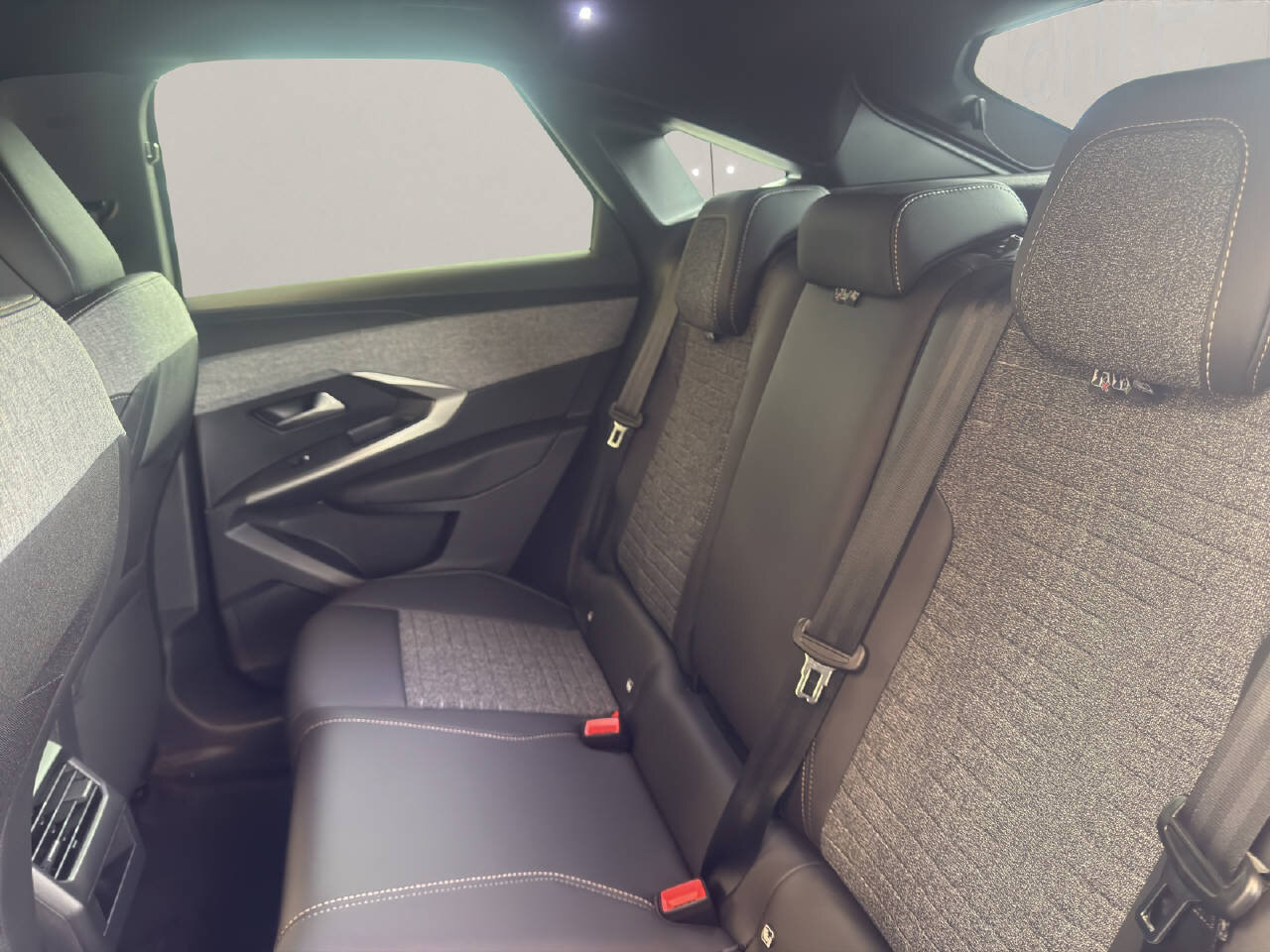 PEUGEOT 3008 1.2 Hybrid 145 PS Allure Premium, Mild-Hybrid Benzin/Elektro, Neuwagen, Automatik - 7