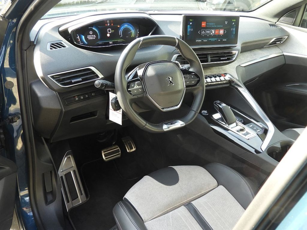 PEUGEOT 3008 1.6 Plug-in Hybrid GT, Plug-in-Hybrid Petrol/Electric, Second hand / Used, Automatic - 7