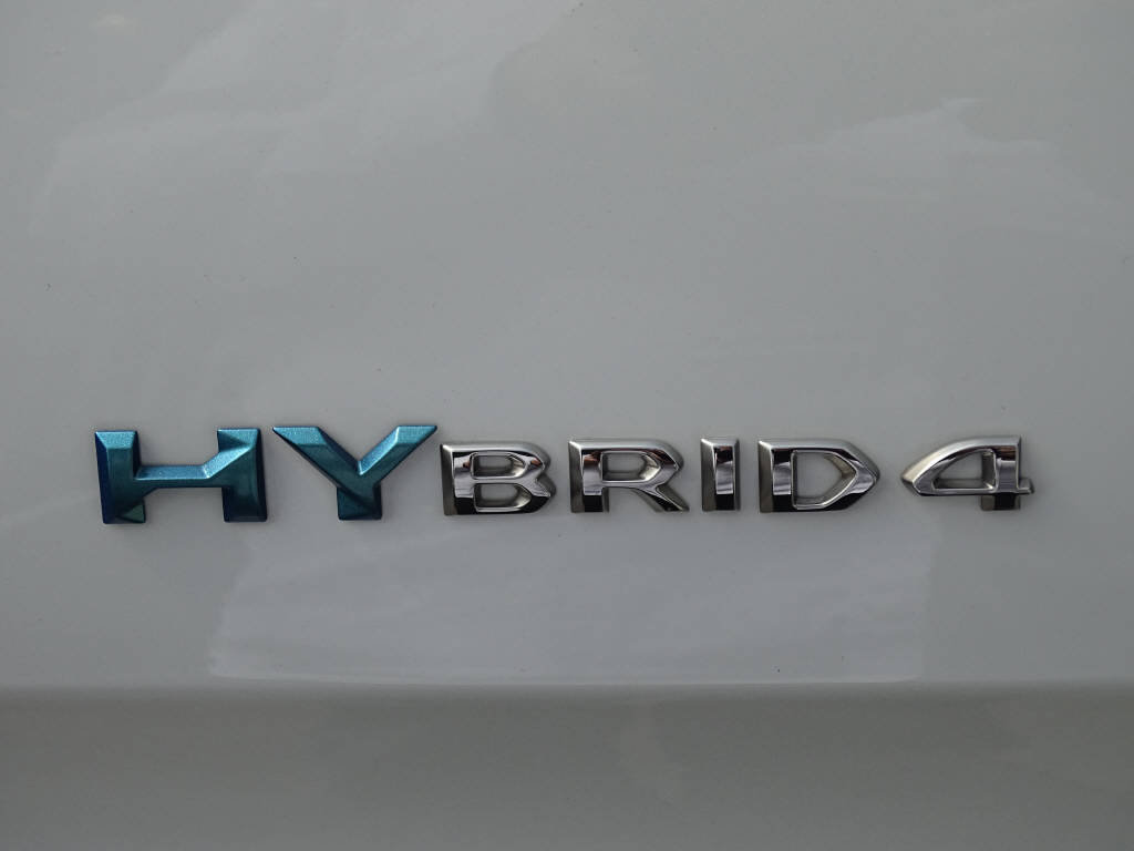 PEUGEOT 3008 1.6 Plug-in Hybrid4 GT, Plug-in-Hybrid Petrol/Electric, Second hand / Used, Automatic - 3