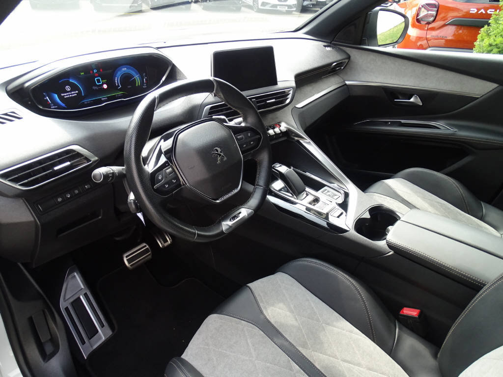 PEUGEOT 3008 1.6 Plug-in Hybrid4 GT, Plug-in-Hybrid Petrol/Electric, Second hand / Used, Automatic - 5