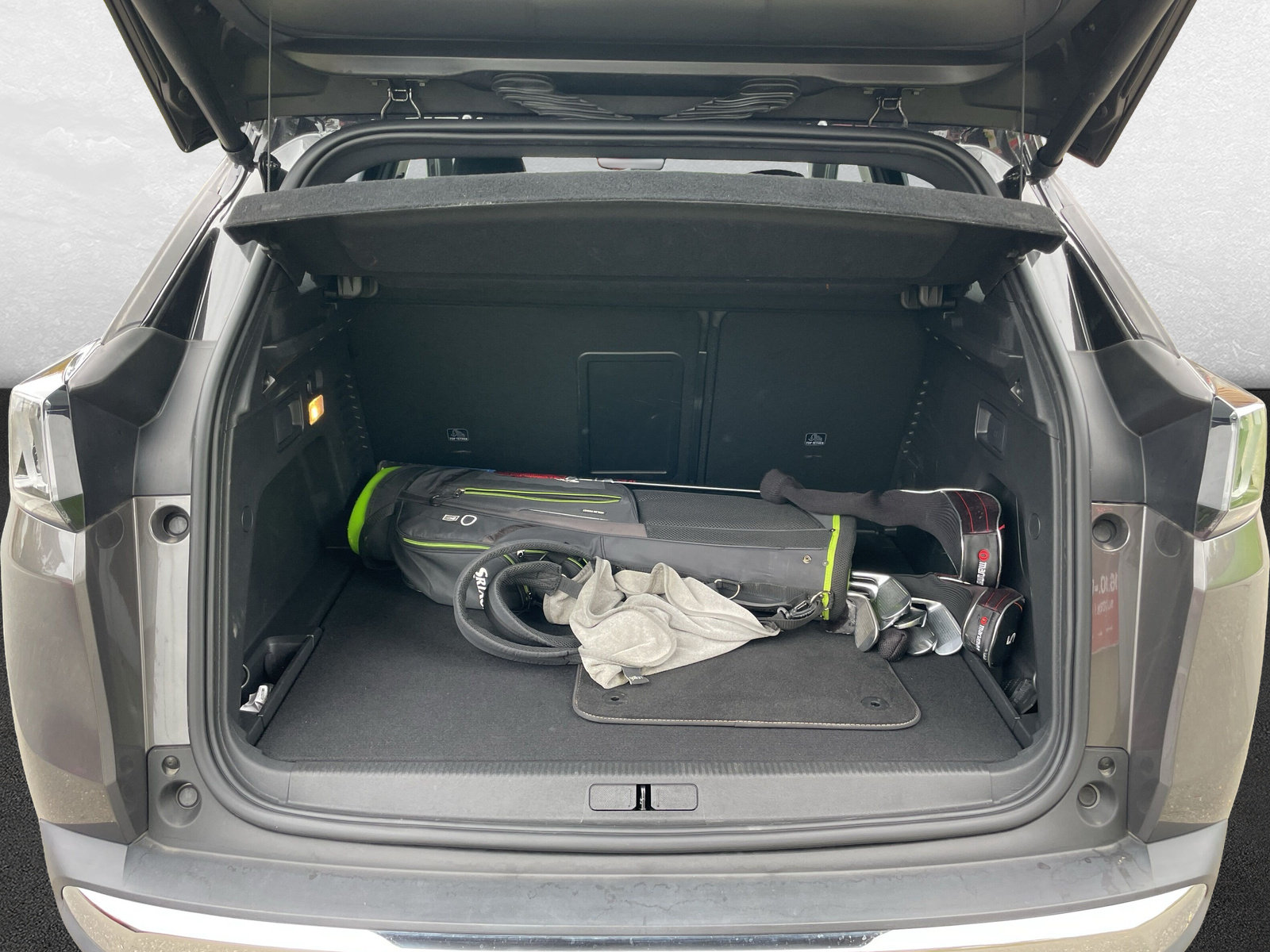 PEUGEOT 3008 1.2 PureTech GT, Benzin, Occasion / Gebraucht, Automatik - 6