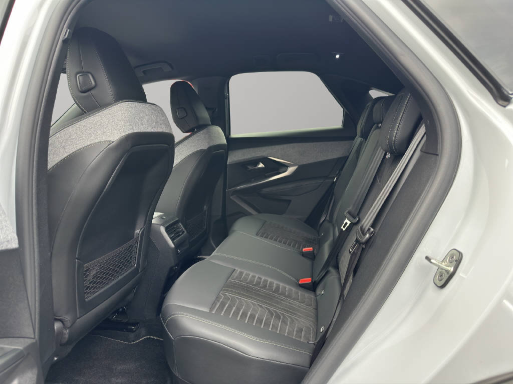 PEUGEOT 3008 1.2 Hybrid GT, Mild-Hybrid Benzin/Elektro, Occasion / Gebraucht, Automatik - 7