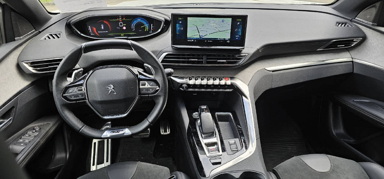 PEUGEOT 3008 1.6 Plug-in Hybrid4 GT Pack, Plug-in-Hybrid Benzin/Elektro, Occasion / Gebraucht, Automatik - 7
