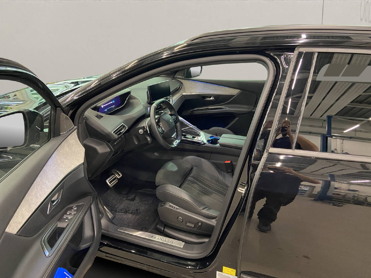 PEUGEOT 3008 1.6 Plug-in Hybrid4 GT, Plug-in-Hybrid Benzin/Elektro, Occasion / Gebraucht, Automatik - 5
