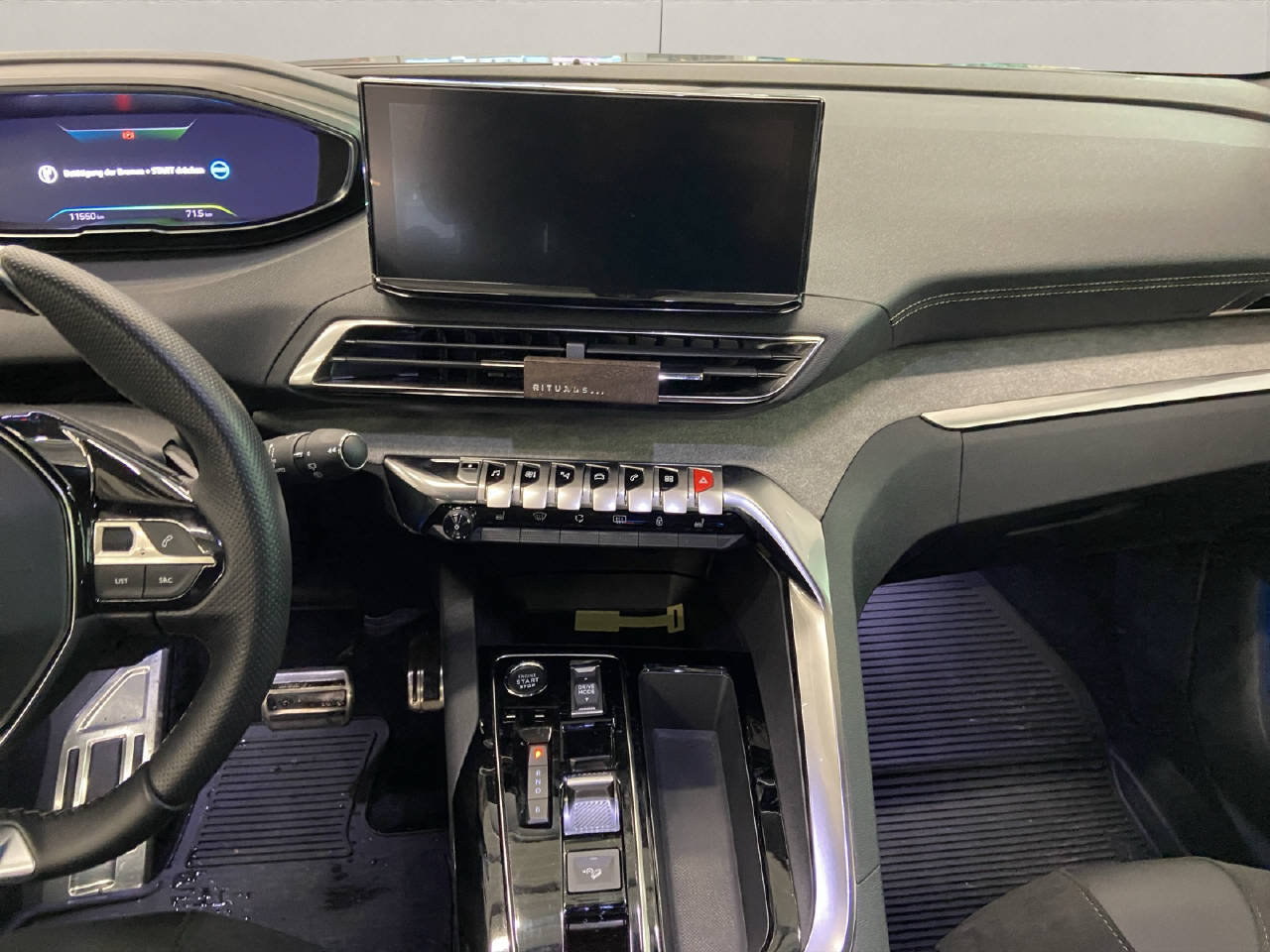 PEUGEOT 3008 1.6 Plug-in Hybrid4 GT, Plug-in-Hybrid Benzin/Elektro, Occasion / Gebraucht, Automatik - 7