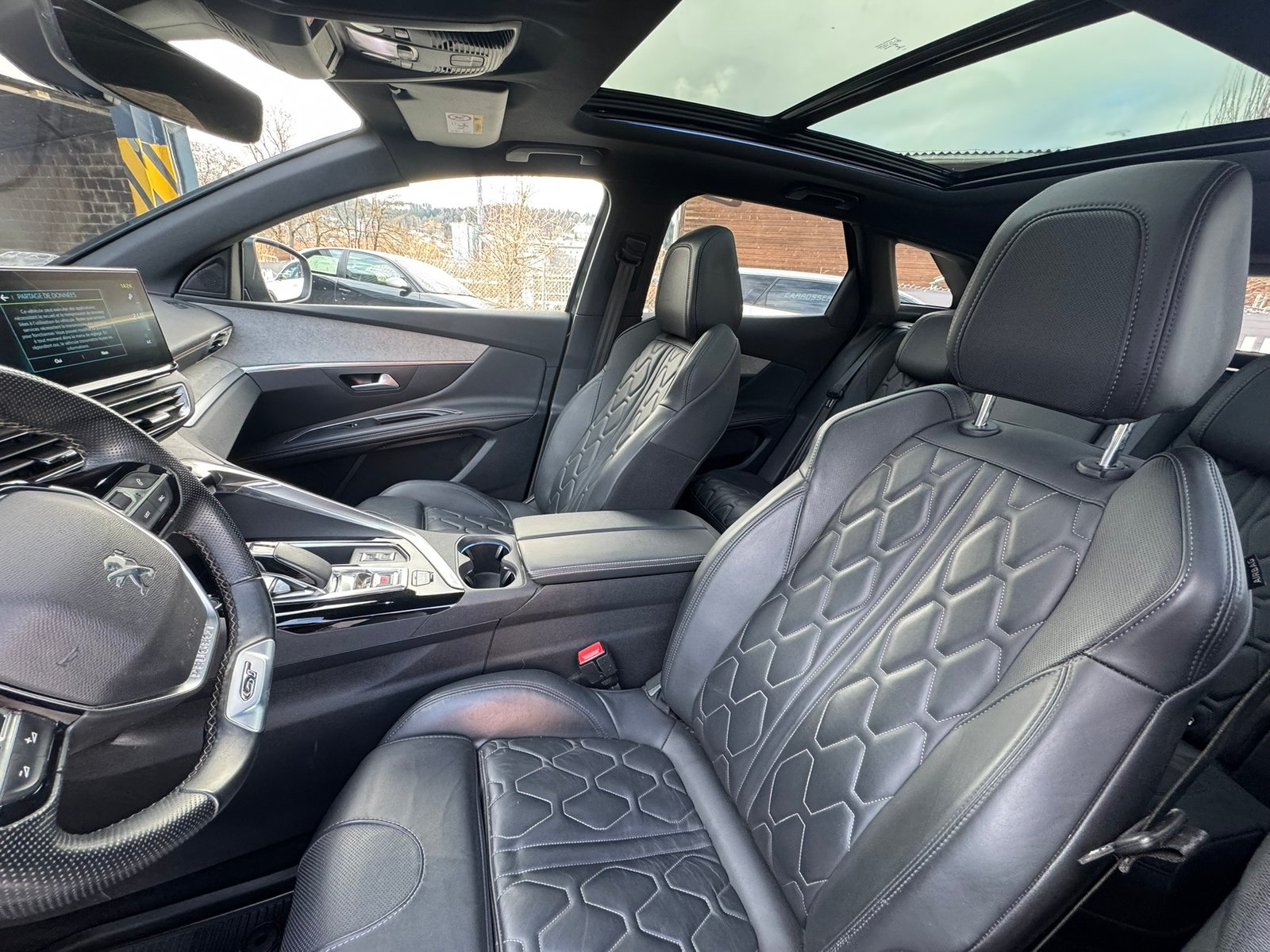 PEUGEOT 3008 300e Hybrid4 GT EAT8, Plug-in-Hybrid Benzin/Elektro, Occasion / Gebraucht, Automatik - 6