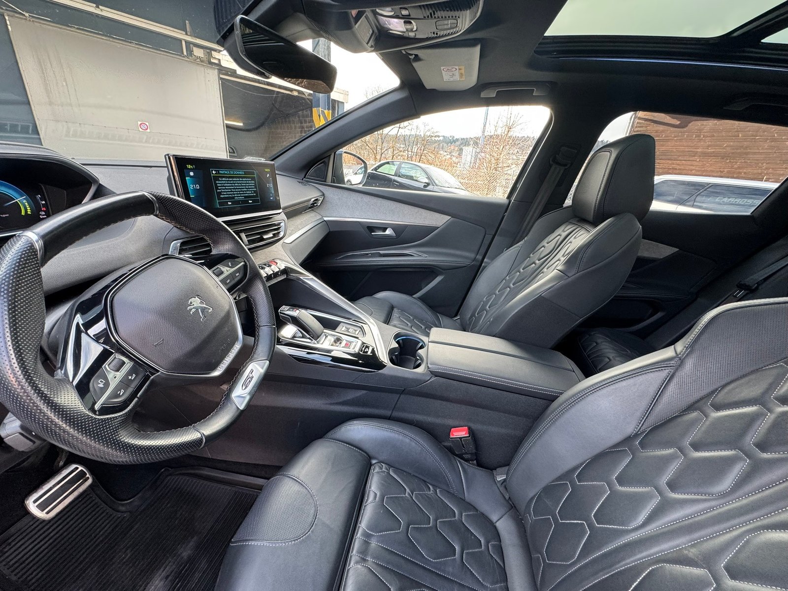 PEUGEOT 3008 300e Hybrid4 GT EAT8, Plug-in-Hybrid Benzin/Elektro, Occasion / Gebraucht, Automatik - 7