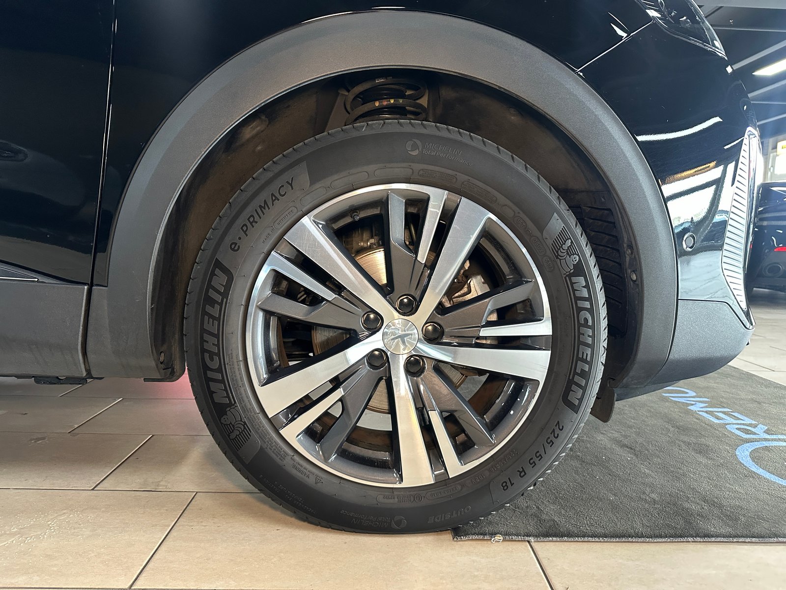PEUGEOT 3008 1.2 PureTech Allure Pack EAT8, Benzin, Occasion / Gebraucht, Automatik - 7