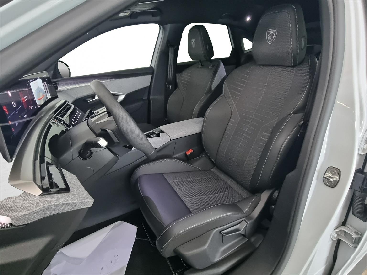 PEUGEOT 3008 145 Hybrid GT Automat, Mild-Hybrid Benzin/Elektro, Occasion / Gebraucht, Automatik - 6