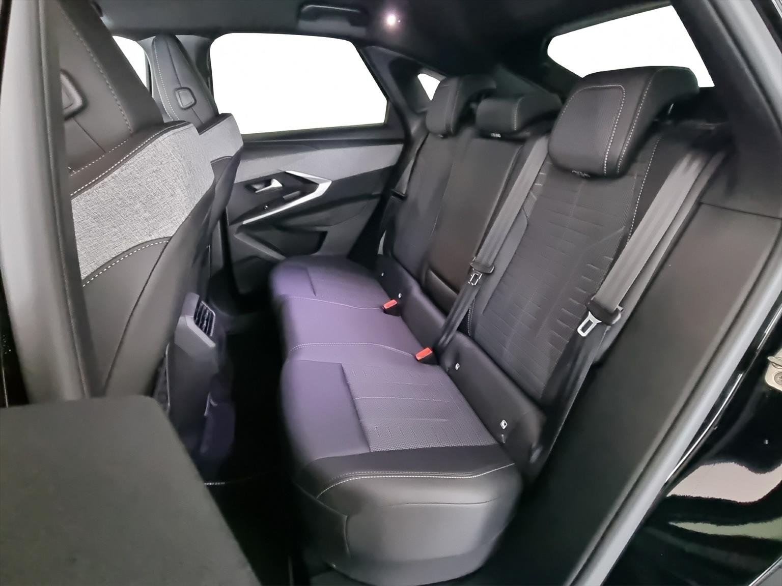 PEUGEOT 3008 145 Hybrid GT Automat, Hybride Léger Essence/Électricité, Occasion / Utilisé, Automatique - 7