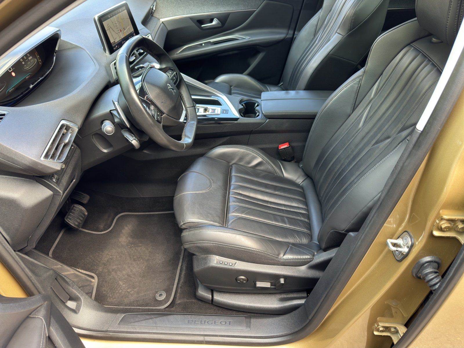 PEUGEOT 3008 1.6 BlueHDi Allure, Diesel, Occasion / Utilisé, Automatique - 6