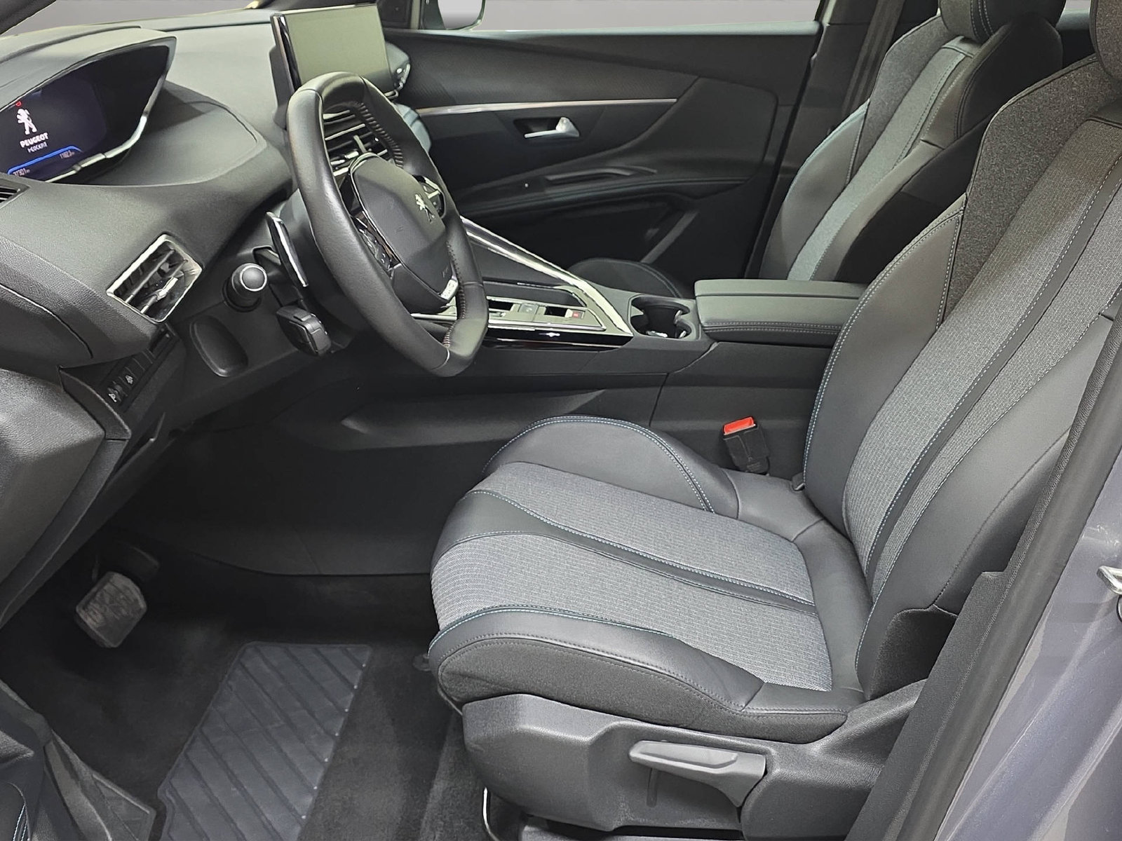 PEUGEOT 3008 1.2 PureTech Allure Pack, Benzin, Occasion / Gebraucht, Automatik - 6
