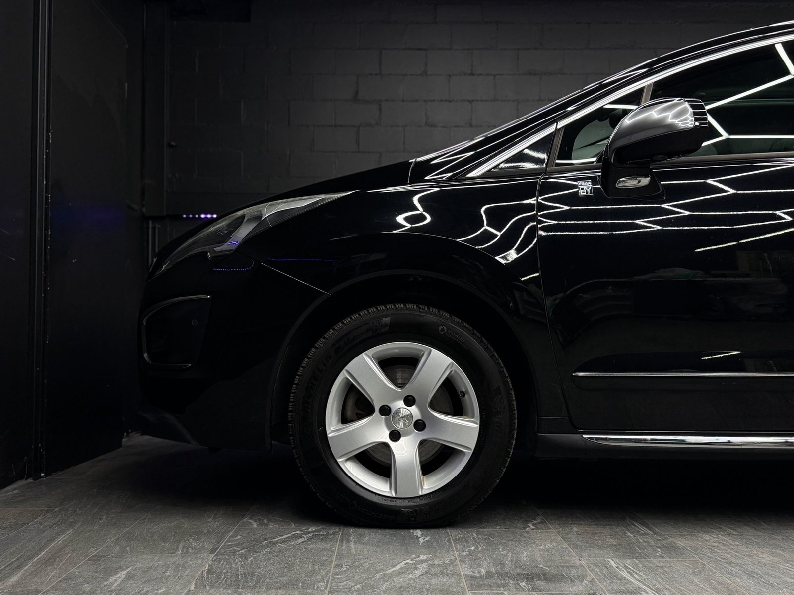 PEUGEOT 3008 HYbrid4 2.0 HDI ETG6, Occasion / Utilisé, Automatique - 4