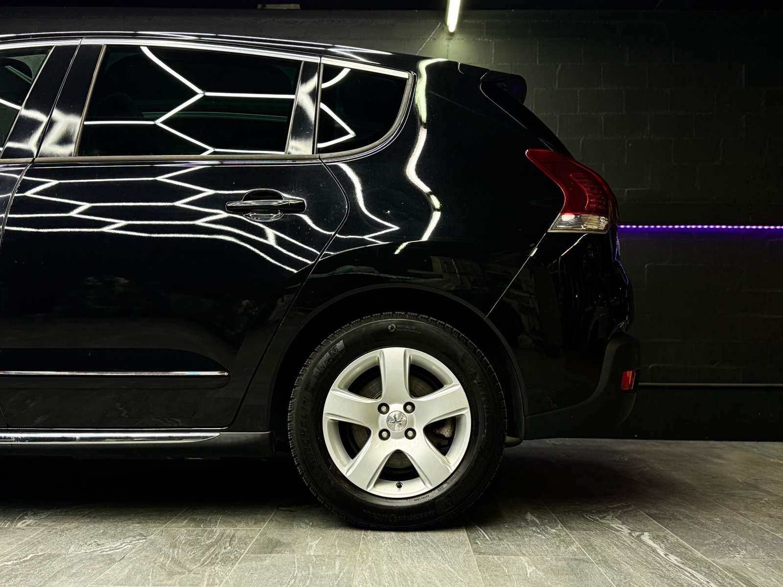 PEUGEOT 3008 HYbrid4 2.0 HDI ETG6, Occasion / Utilisé, Automatique - 5