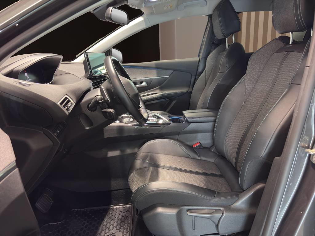 PEUGEOT 3008 1.2 PureTech Allure Pack EAT8, Petrol, Second hand / Used, Automatic - 6