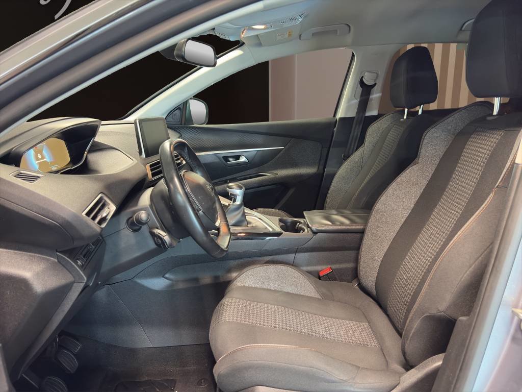 PEUGEOT 3008 1.2 PureTech Active, Essence, Occasion / Utilisé, Manuelle - 6