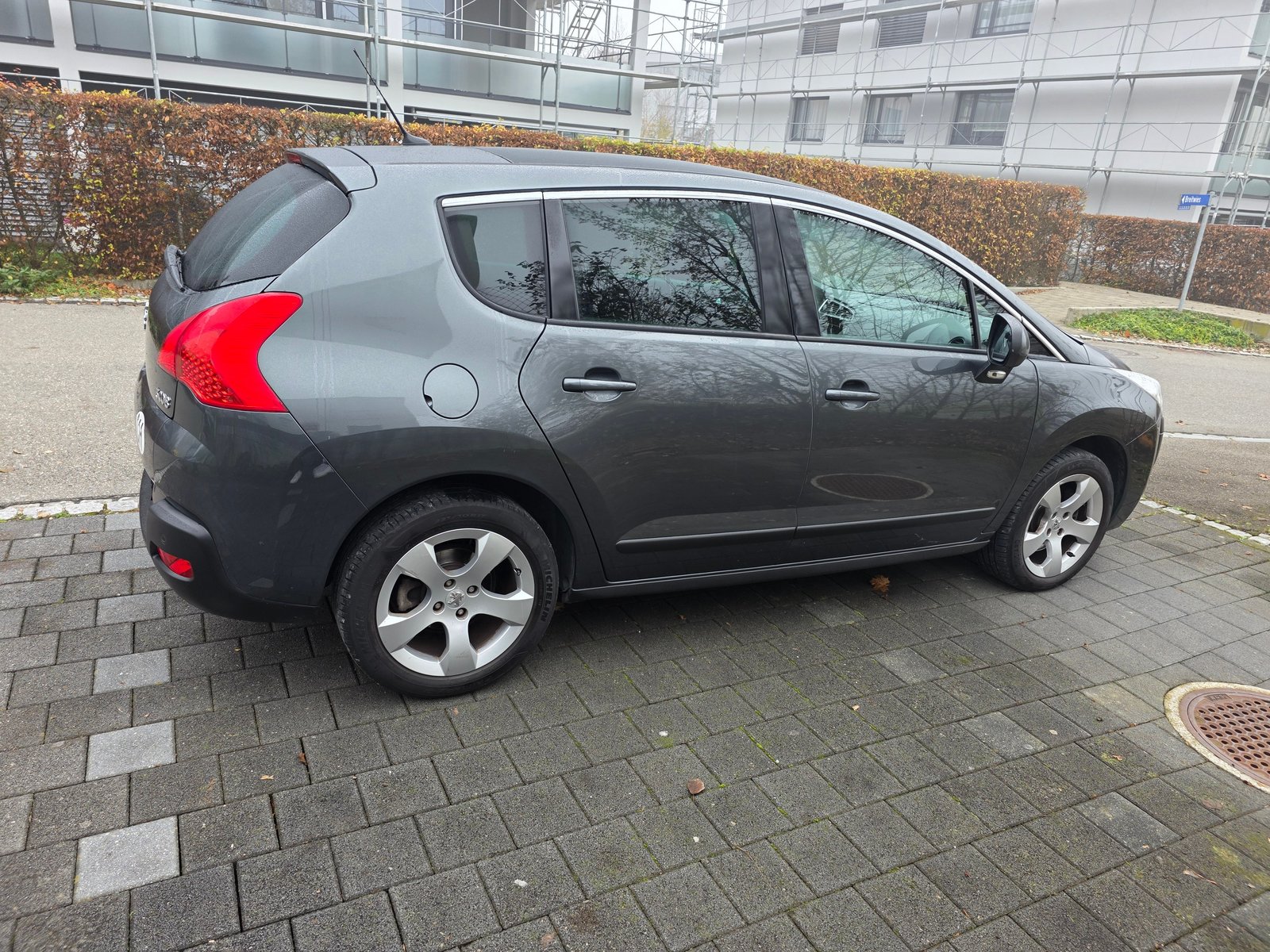 PEUGEOT 3008 2.0 HDI Business, Diesel, Occasion / Utilisé, Manuelle - 4
