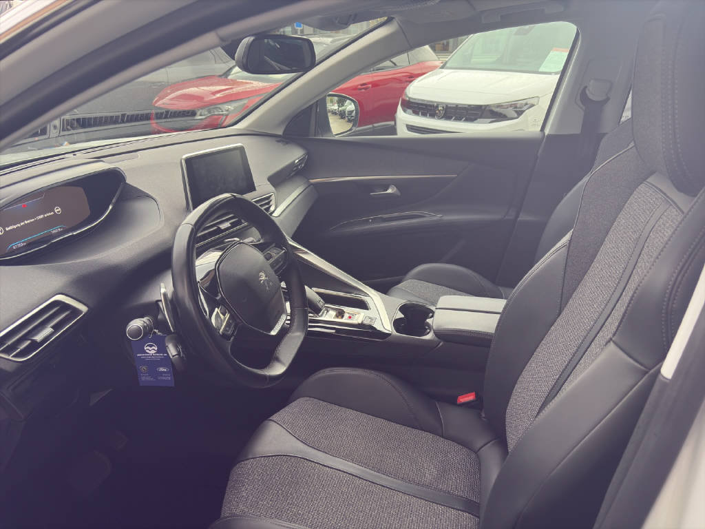PEUGEOT 3008 1.2 PureTech Allure, Essence, Occasion / Utilisé, Automatique - 5